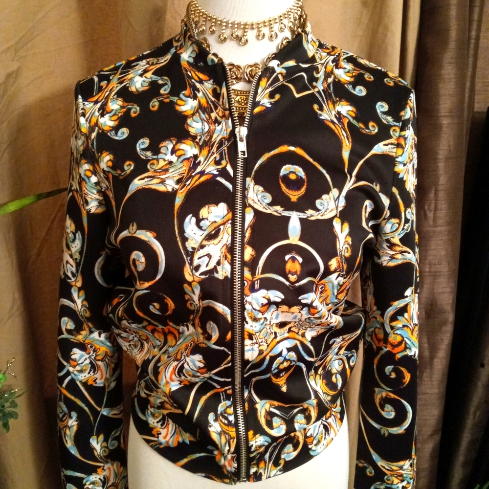 Stylish lightweight jacket 💅💄😎